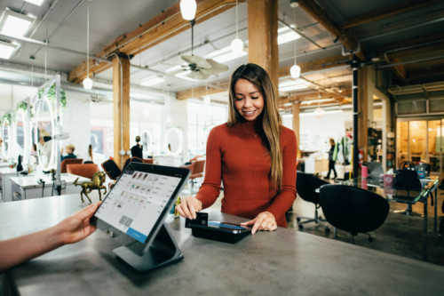 Revolutionize Your Customer Service with HelpHub's User-Centric Support Features.